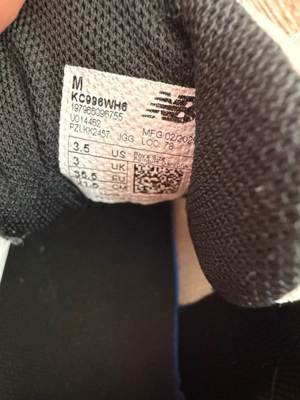Kids Size 3.5 New Balance 996v6 Tennis Shoes White and Black